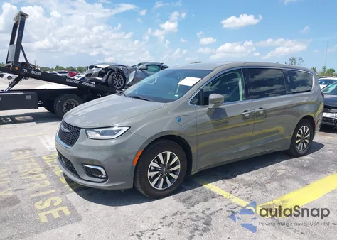 2022 Chrysler Pacifica Hybrid Touring L z USA, uszkodzony, nr VIN 2C4RC1L76NR184189